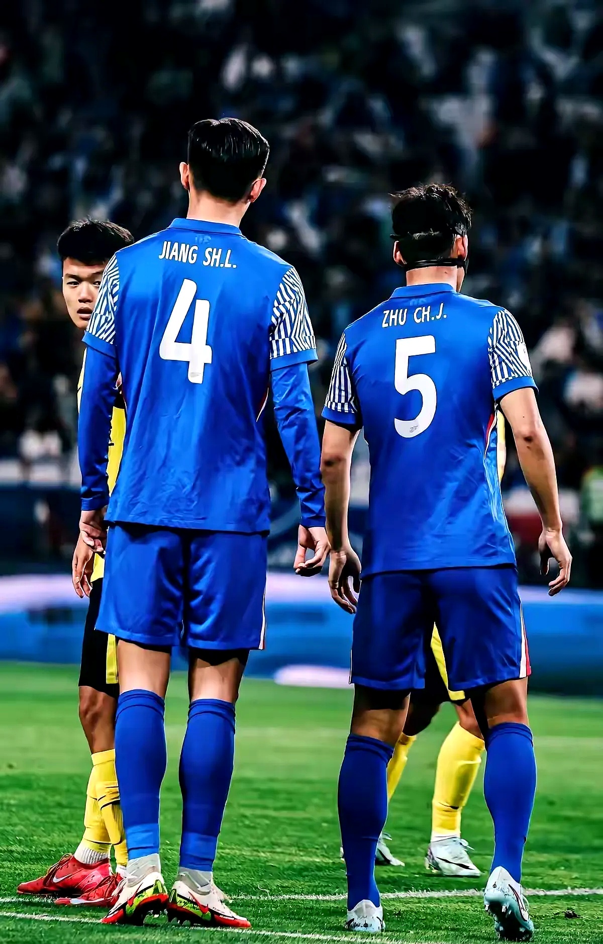 转折点！上海申花外线爆发，CBA常规赛转会期攻防权衡，质疑声仍在，更衣室氛围转暖的简单介绍